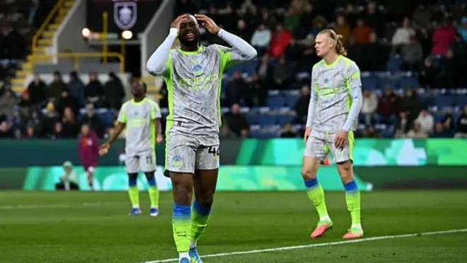 Antoine Semenyo (7,1): Có màn khởi đầu ấn tượng khi dọn cỗ để Cherki sút bóng trúng cột dọc, nhưng sau đó im lặng hơn.