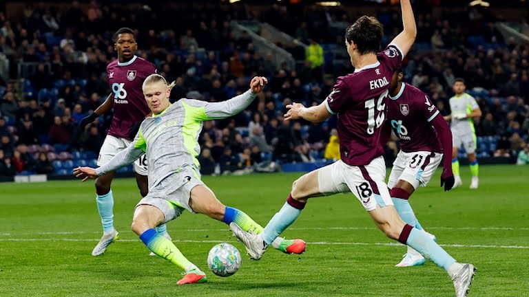 Haaland lại ghi bàn quyết định trận đấu.