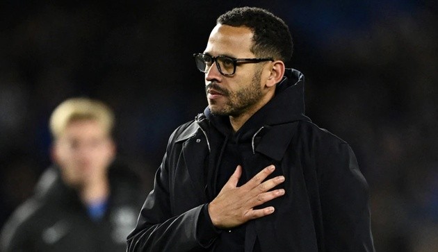 Rosenior không thể kiểm soát phòng thay đồ Chelsea