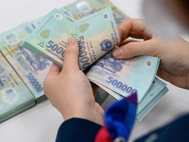 Việc điều chỉnh lần này được xây dựng theo hướng kết hợp tăng theo tỷ lệ và tăng số tiền cố định, nhằm cải thiện thu nhập cho người có lương hưu thấp và từng bước thu hẹp chênh lệch giữa các nhóm thụ hưởng.