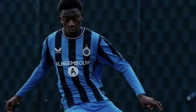 Jesse Bisiwu lọt tầm ngắm Barca.