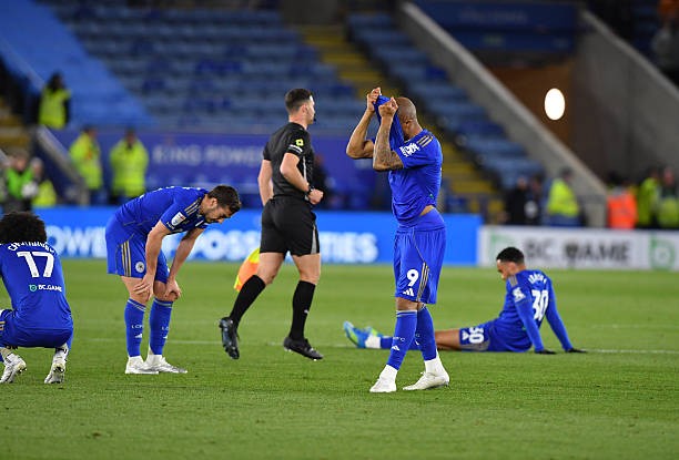 Bầy cáo đối diện bài toán tài chính nan giải.