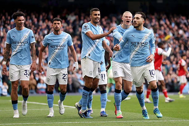 Man City hiển nhiên được đánh giá cao hơn về mọi mặt. 