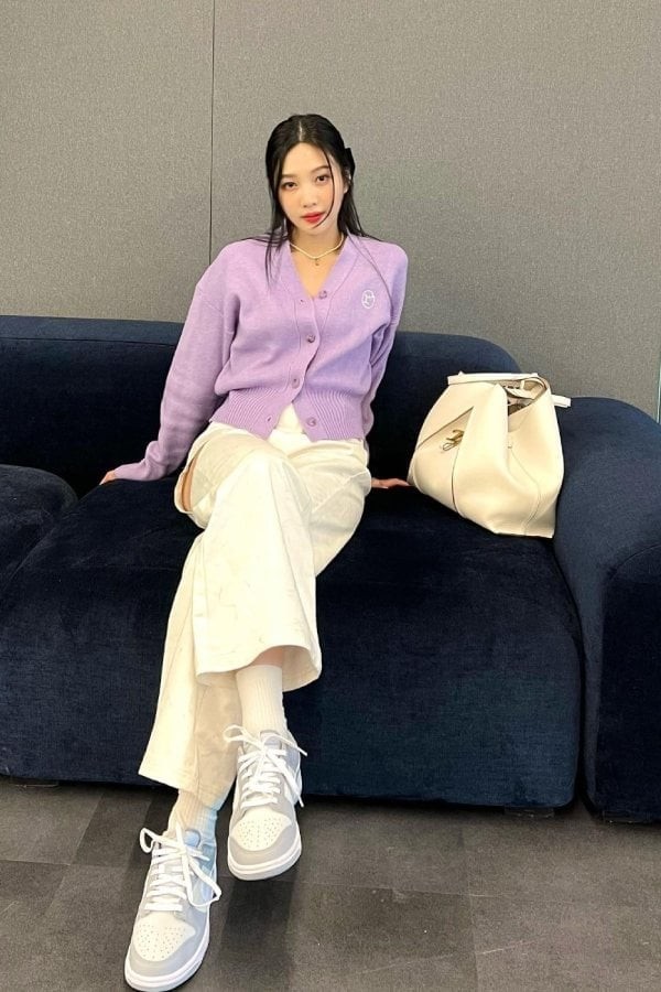 Sắc tím pastel nhẹ nhàng này mang đến cảm giác dịu mắt nhưng vẫn đủ nổi bật để tạo điểm nhấn cho tổng thể.