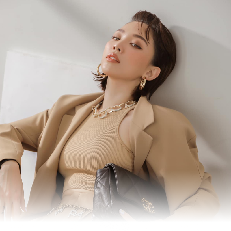 Người đẹp đã sở hữu sự nghiệp hoạt động nghệ thuật vững chắc.