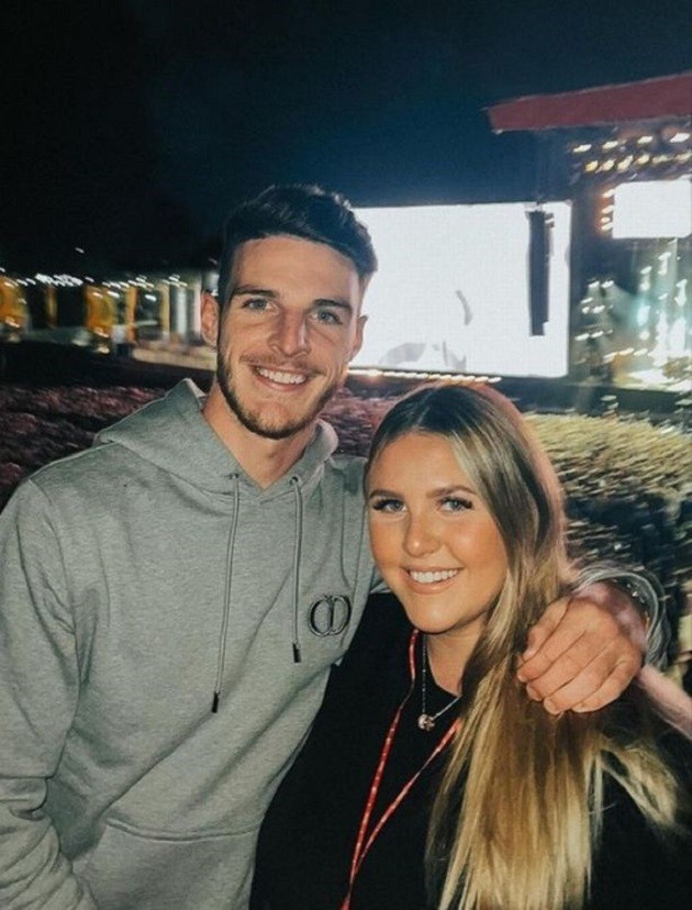 Declan Rice's girlfriend Lauren Fryer deletes all of her pictures after cruel bullying over her appearance - Bóng Đá