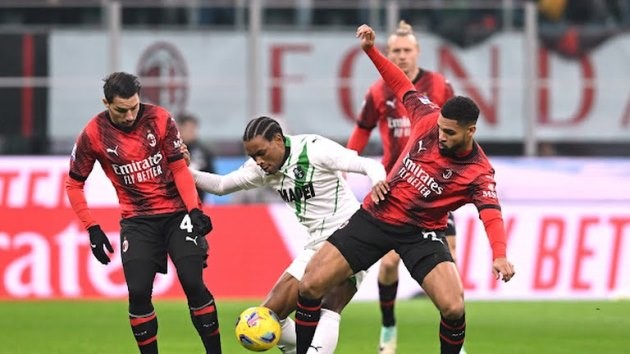 Milan đánh bại Sassuolo, Juve đẩy Roma rời xa top 4 - Bóng Đá