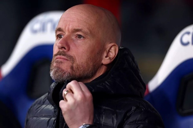 Erik ten Hag's face like thunder sums up Man Utd misery as sack fears grow - Bóng Đá