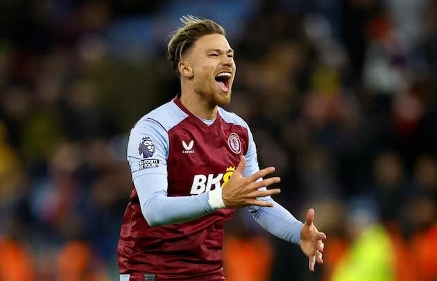 Chelsea 'considering January move for Aston Villa right-back Matty Cash' - Bóng Đá