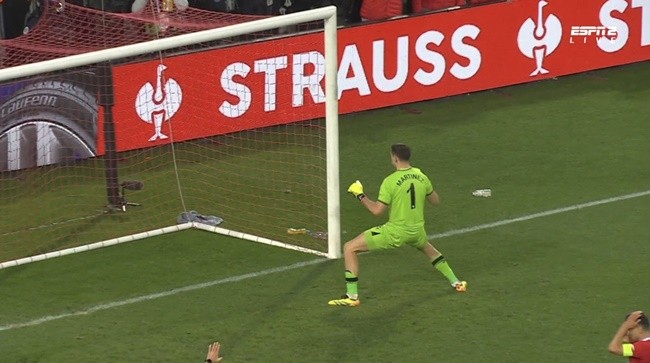 Emi Martinez là kẻ phản diện hoàn hảo - Bóng Đá