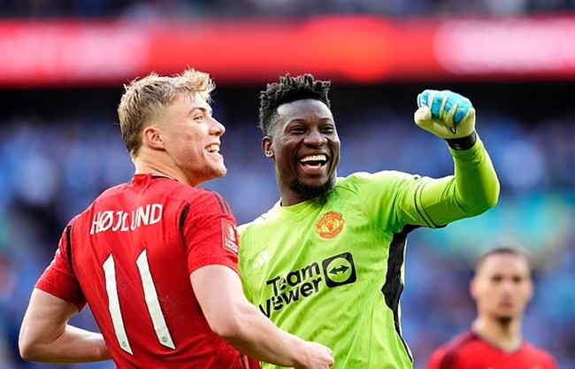 Roy Keane xấu hổ việc Hojlund ăn mừng - Bóng Đá