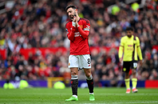2 trận 18 key pass, đội trưởng vẫn không cứu được Man Utd - Bóng Đá