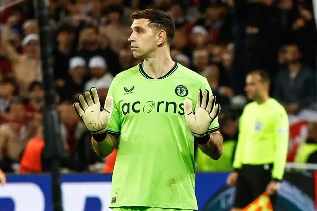 Emi Martinez là kẻ phản diện hoàn hảo - Bóng Đá