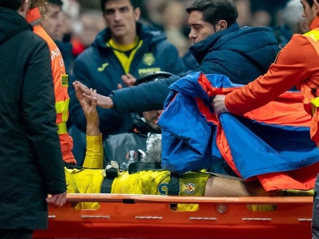 Va chạm kinh hoàng, cựu sao Real Madrid khiến đồng đội bất tỉnh - Bóng Đá