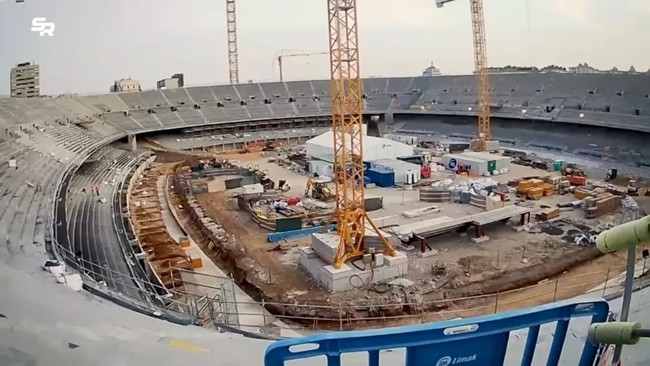 Santiago Bernabeu has a four-storey underground greenhouse below the pitch. - Bóng Đá