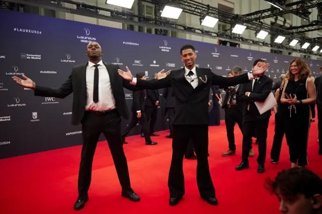 Jude Bellingham sánh vai với Tom Brady và Usain Bolt trước khi nhận giải Đột phá tại Laureus Awards - Bóng Đá