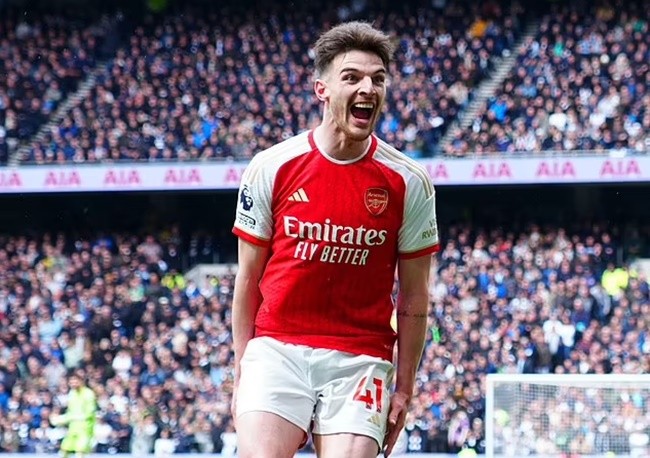 Người hâm mộ Tottenham lăng mạ Declan Rice - Bóng Đá