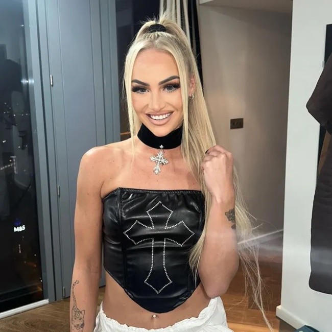 Alisha Lehmann shares 10-picture roundup of 2023 - Bóng Đá