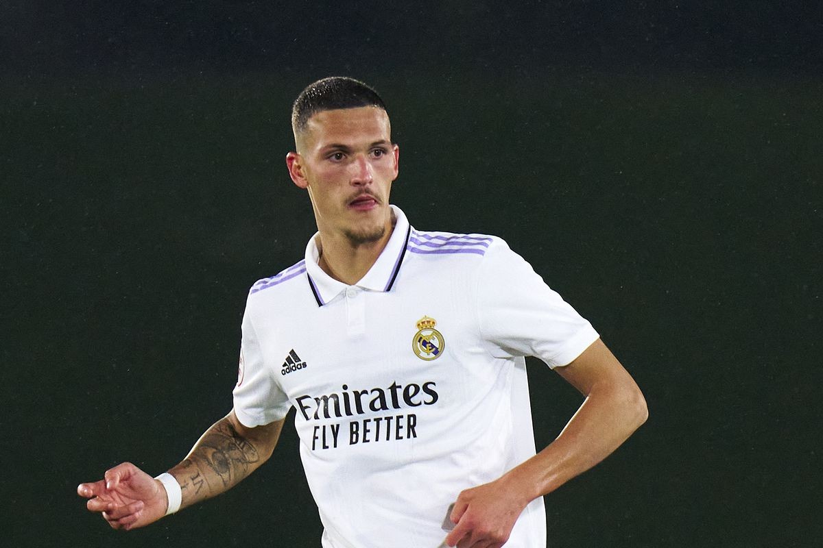 Xabi Alonso keen to bring 21-year-old Real Madrid starlet to Bayer Leverkusen this summer  - Bóng Đá