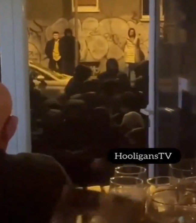 Shocking moment Red Star hooligans storm Man City bar and beat supporters with sticks ahead of Champions League clash - Bóng Đá