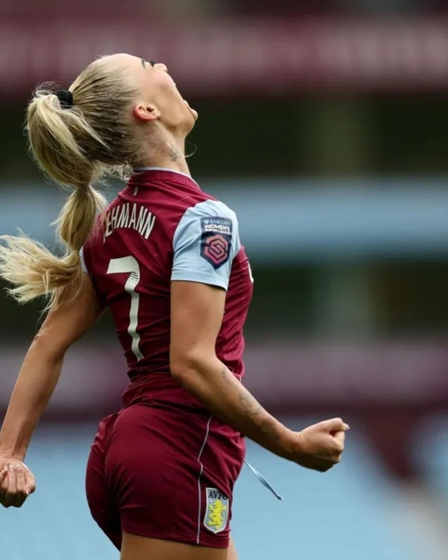 Alisha Lehmann shares 10-picture roundup of 2023 - Bóng Đá