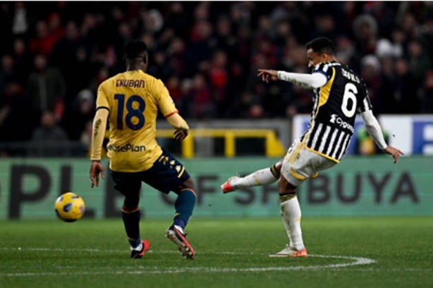 Ngôi đầu Serie A đổi chủ - Bóng Đá