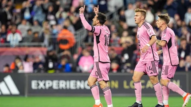 New England Revolution set attendance record as Lionel Messi visits Gillette Stadium - Bóng Đá