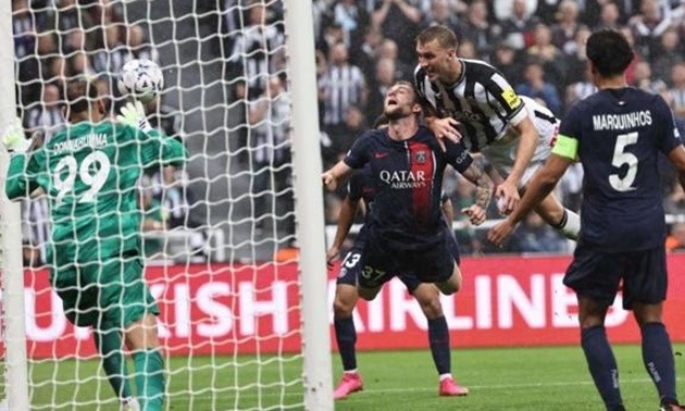 Ảnh Jimenez thẻ đỏ - Bóng Đá