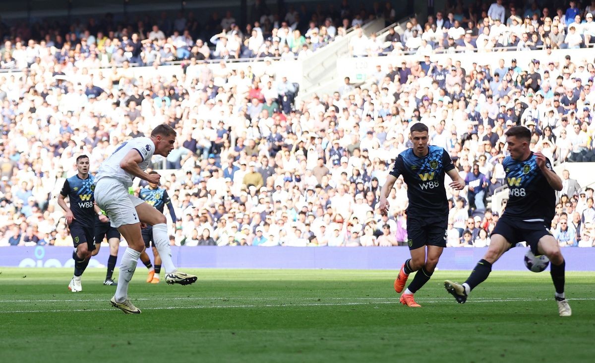 CHÍNH THỨC! Đội bóng thứ 2 rớt hạng Premier League mùa này - Bóng Đá