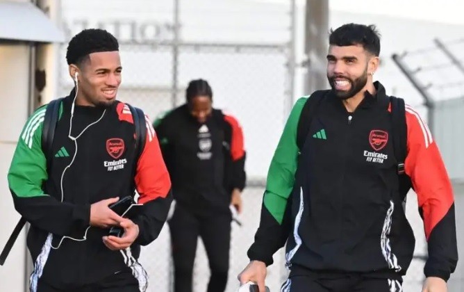 Một số cầu thủ Arsenal có số áo mới.