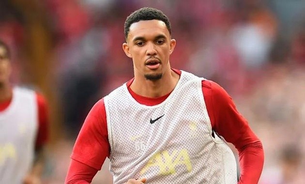 Alexander-Arnold trên đường gia nhập Rea