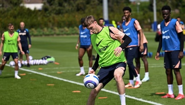 Chelsea đang tập luyện chuẩn bị cho cuộc chạm trán MU. 