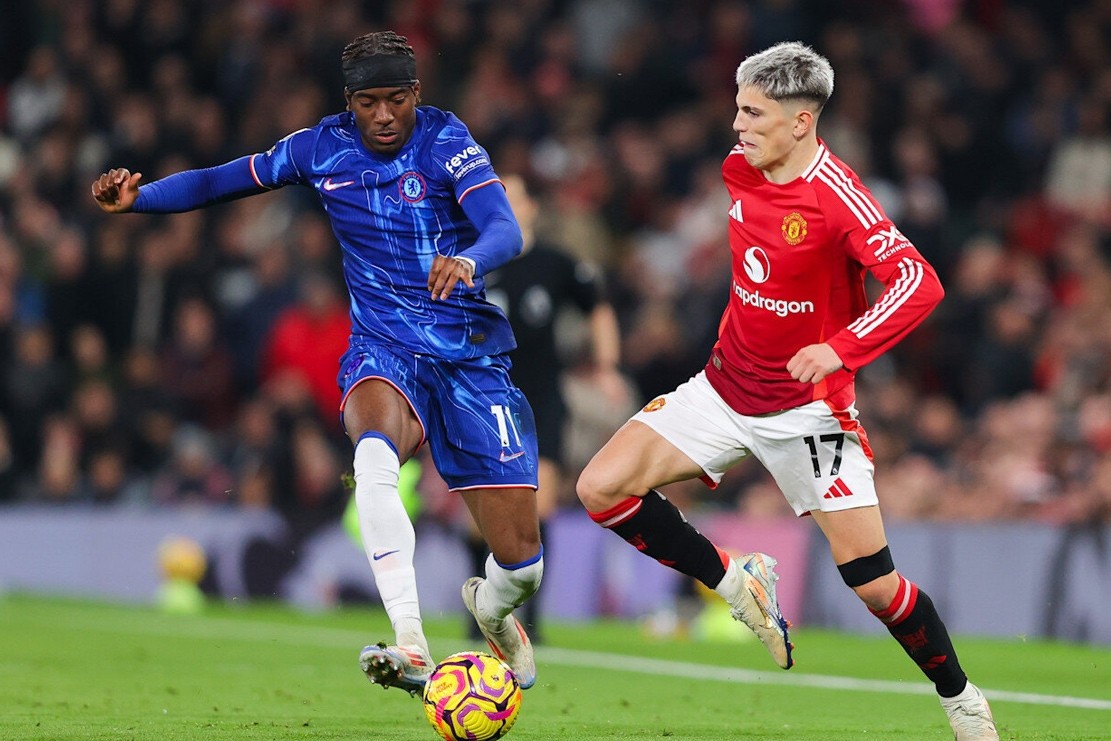 MU chuẩn bị làm khách đến sân Chelsea.