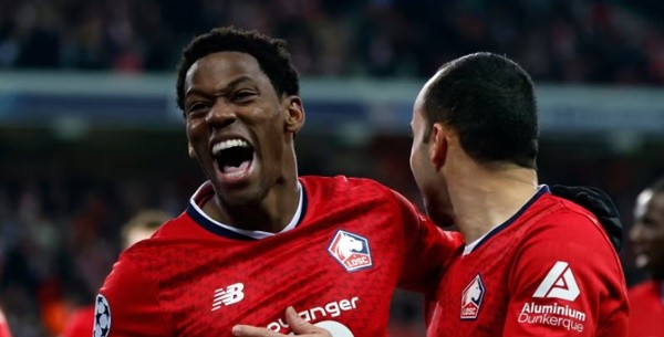 David đang được nhiều ''ông lớn'' theo dõi.