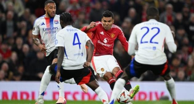 MU đang dồn lực cho Europa League.