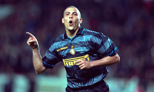 Ronaldo từng là bản hợp đồng kỷ lục của Inter Milan.