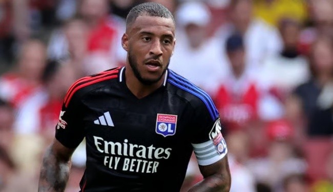 Corentin Tolisso lọt tầm ngắm MU.