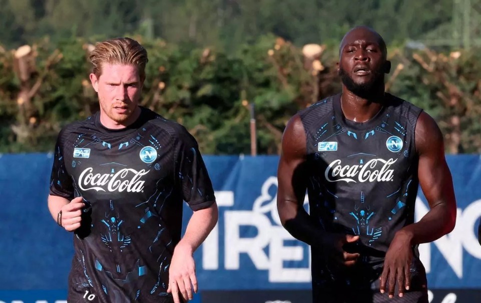 Kevin De Bruyne tái hợp với đồng đội ở tuyển Bỉ, Romelu Lukaku tại Napoli.
