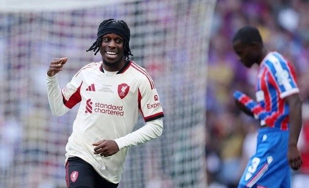 Các tân binh đã lần lượt lập công cho Liverpool trong hiệp 1.