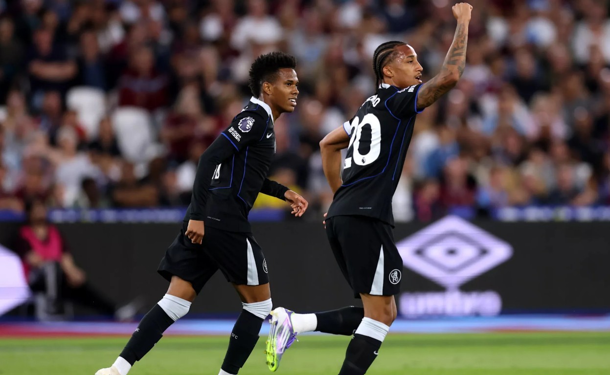 Joao Pedro tỏa sáng, giúp Chelsea giành chiến thắng. 