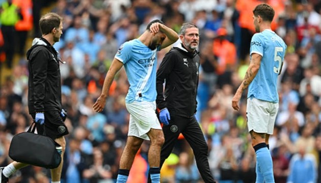 Tân binh của Man City phải sớm rời sân chỉ sau hơn 20 phút.