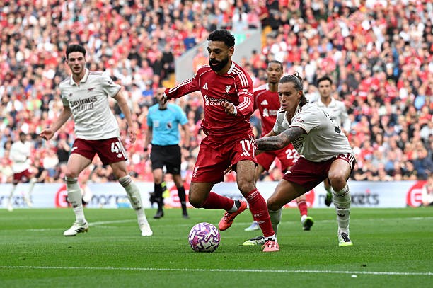 Mohamed Salah: 7.6 điểm. Bị phạm lỗi một vài lần trong hiệp một nhưng không thể tạo ảnh hưởng lên trận đấu ở mặt trận tấn công. Có bóng nhiều hơn sau giờ nghỉ nhưng thiếu đi sự sắc bén thường thấy ở một phần ba sân cuối cùng.