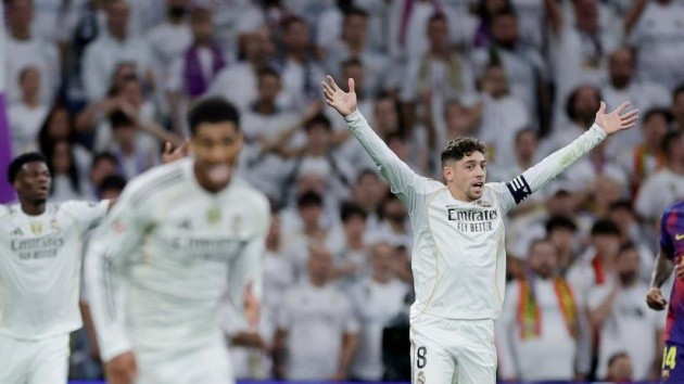 Trận El Clasico diễn ra cực kỳ căng thẳng.