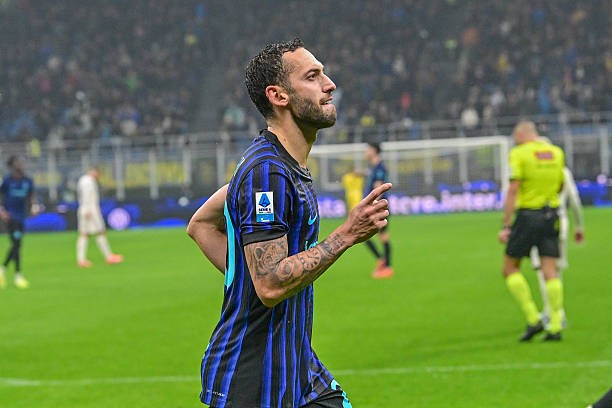 Hakan Calhanoglu đang có phong độ cao cùng Inter Milan.