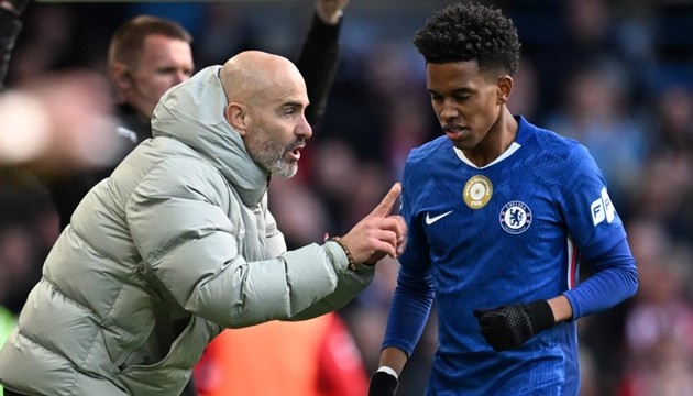 Enzo Maresca có thể cất Estevao Willian ở trận đấu với Qarabag.