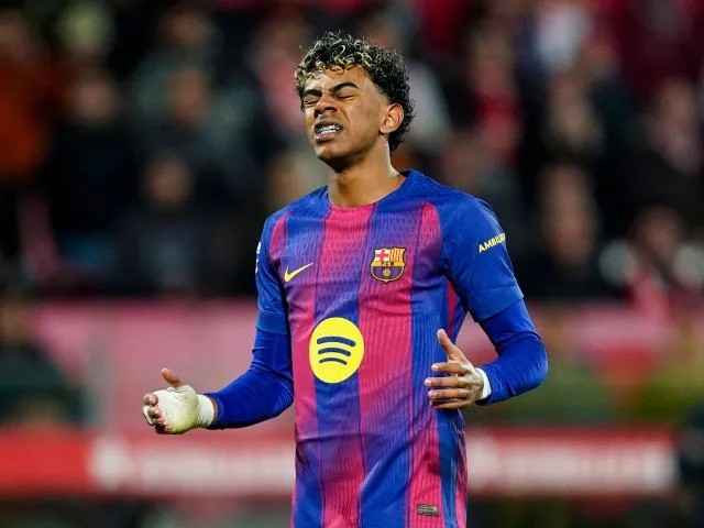 Yamal phải nghỉ đến hết mùa.