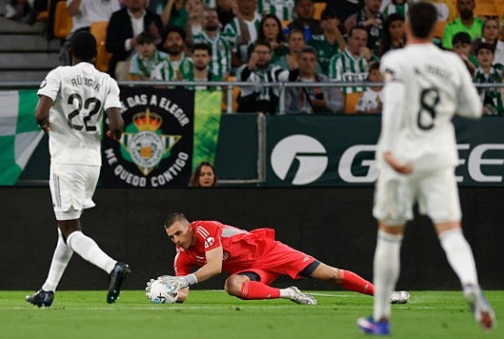 Andriy Lunin – 7.0: Thủ thành người Ukraine đã có một ngày thi đấu khá bận rộn. Anh thực hiện nhiều pha cứu thua quan trọng để sửa sai cho các đồng đội ở tuyến trên. Dù thi đấu tập trung trong phần lớn thời gian, Lunin vẫn không thể có được trận giữ sạch lưới do sự thiếu bọc lót của hàng hậu vệ ở tình huống nhận bàn thua.