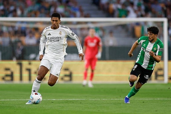 Jude Bellingham – 7.0: Bellingham nỗ lực thực hiện các pha xâm nhập vòng cấm nhưng không mang lại hiệu quả cao. Tiền vệ người Anh tỏ ra khá vội vàng trong các tình huống xử lý cuối cùng và thiếu đi sự tinh tế thường thấy để phá vỡ khối phòng ngự lùi sâu của Betis.