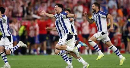 Jon Martin được cả Barca và Real nhắm đến.