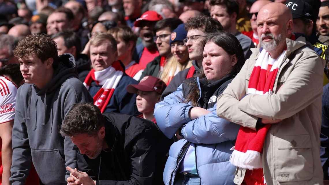 Người hâm mộ Arsenal đang rất căng thẳng.